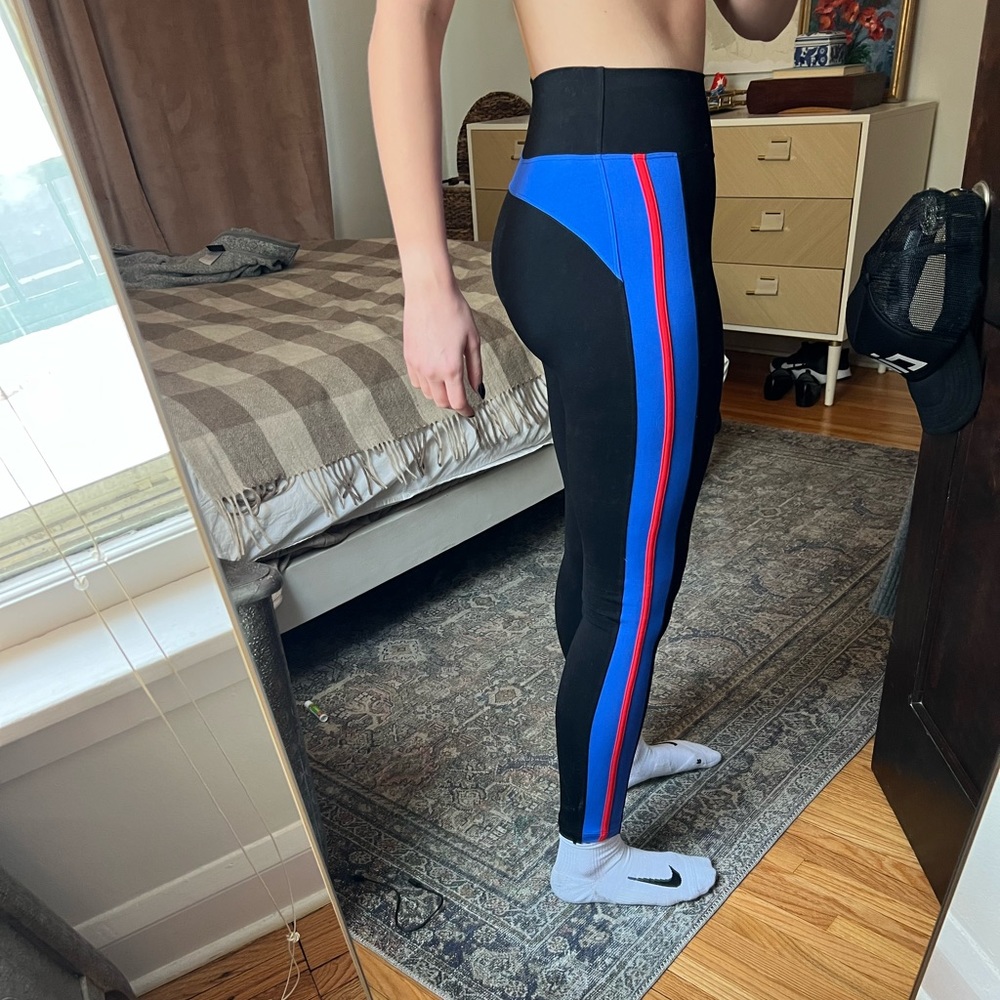 Splits59 striped legging
